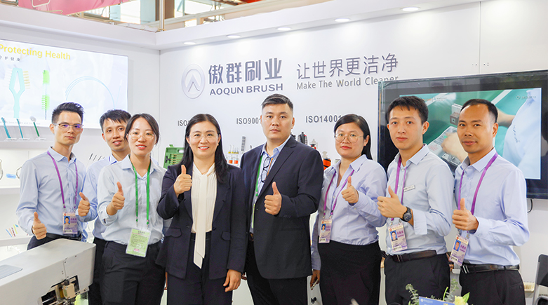 20年條刷行業(yè)經(jīng)驗(yàn)團(tuán)隊(duì)，為您提供專業(yè)毛刷條定制方案